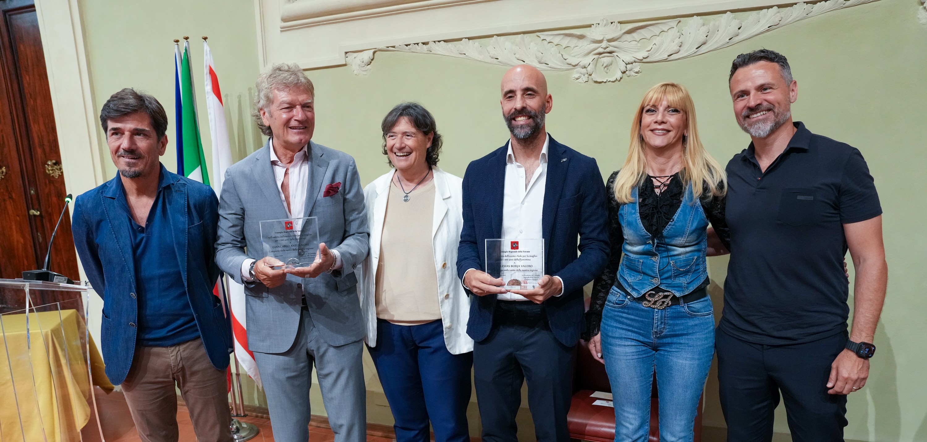 Targa a Giancarlo Antognoni e Borja Valero Iglesias 22
